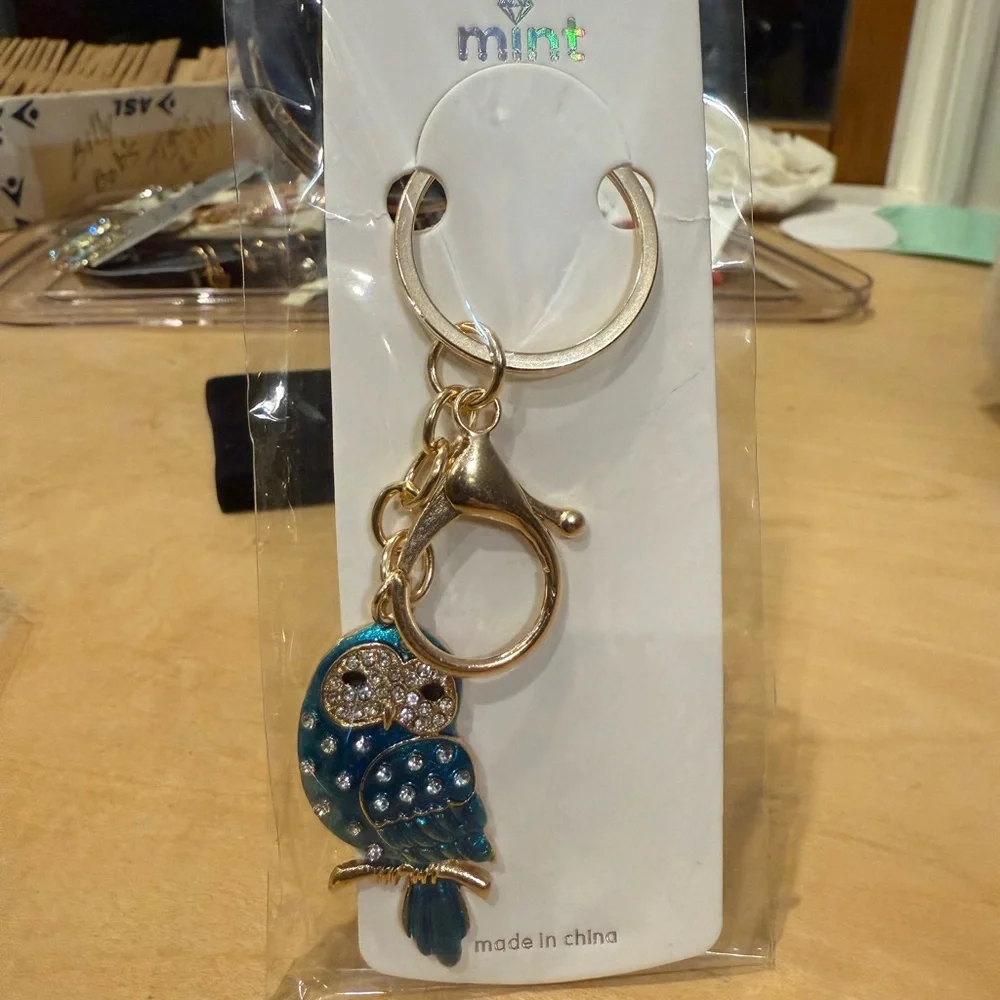 Mint Owl Crystal Bag Charm & Keychain – Choose Your Color ✨🦉